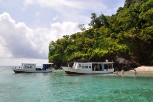 Palau Dua, east side with Divers Lodge Lembeh