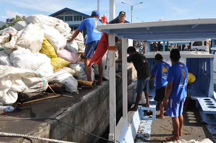 Divers Lodge Lembeh participated in Lembeh Strait cleaning day